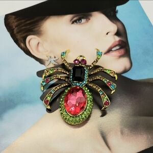 Vintage Estate Vibrant Multicolored Crystal Gold Spider Brooch